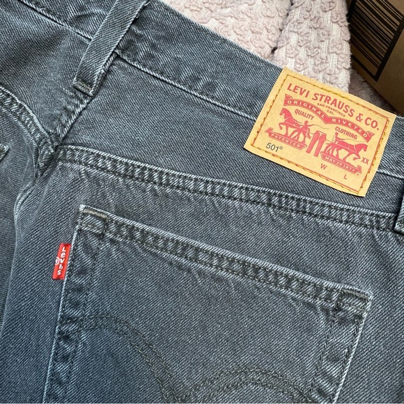 Levi’s 501 Jeans Button Fly raw hem Get off my cloud black wash 29/28 - Picture 13 of 16